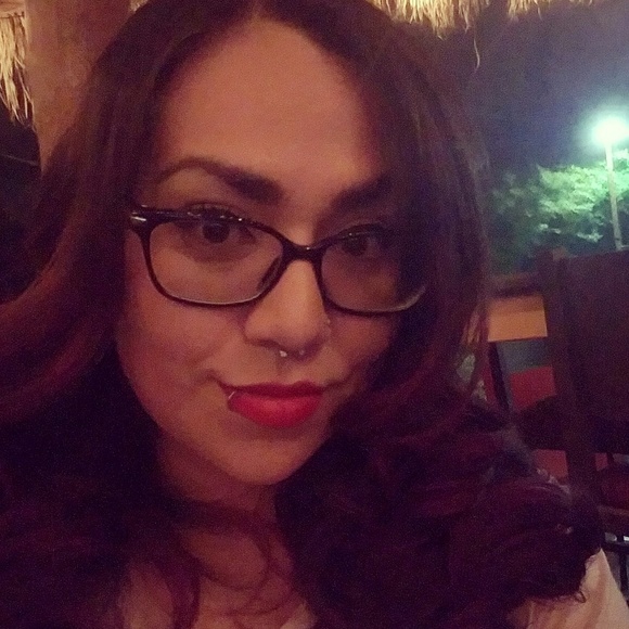 Meet your Posher, Maria - Picture 1 of 1